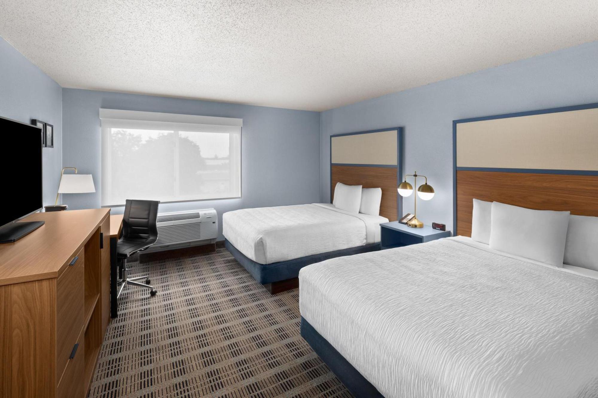Queen Room Two Queen Beds Non-Smoking