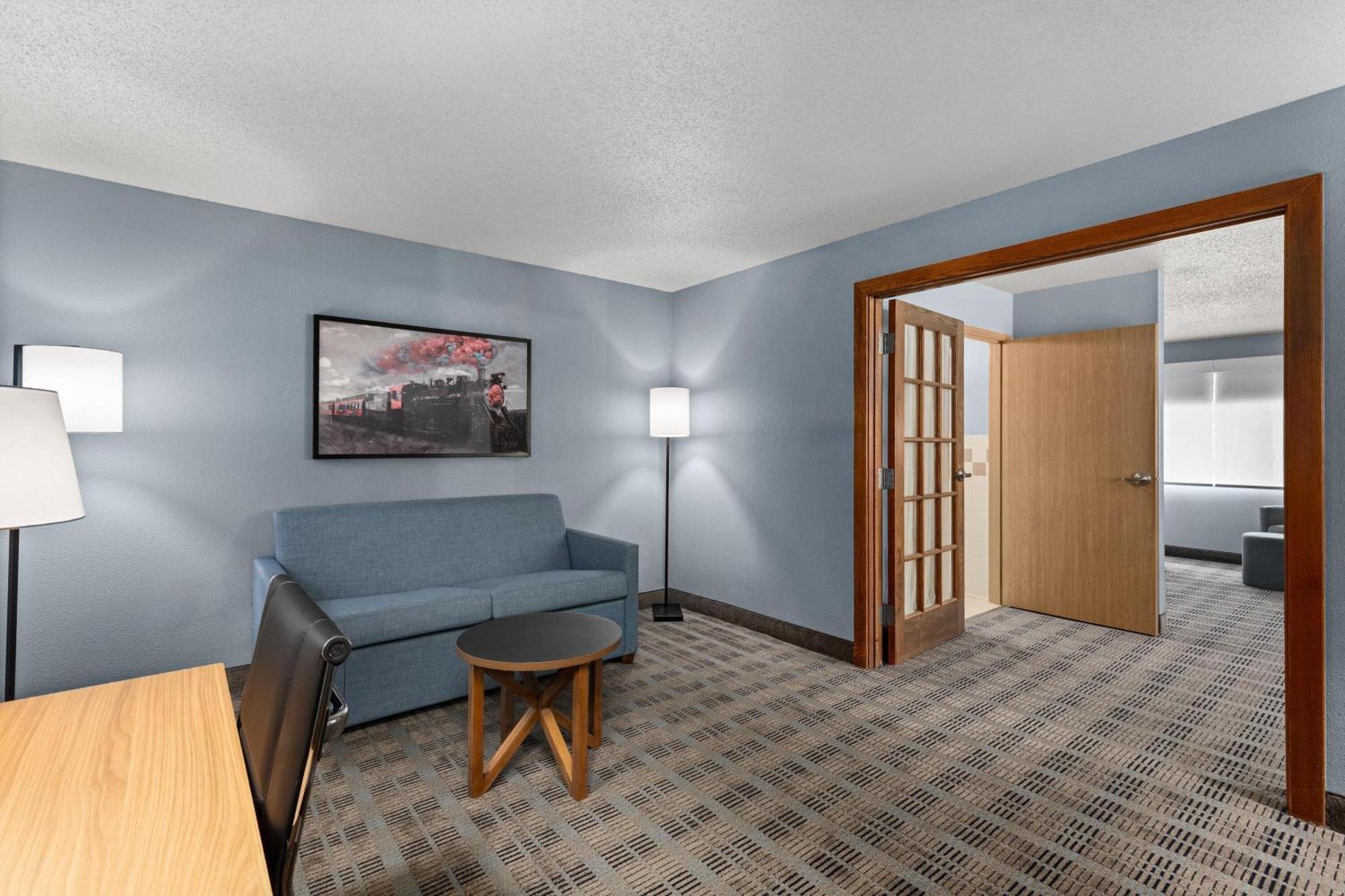 One Bedroom King Suite Non-Smoking
