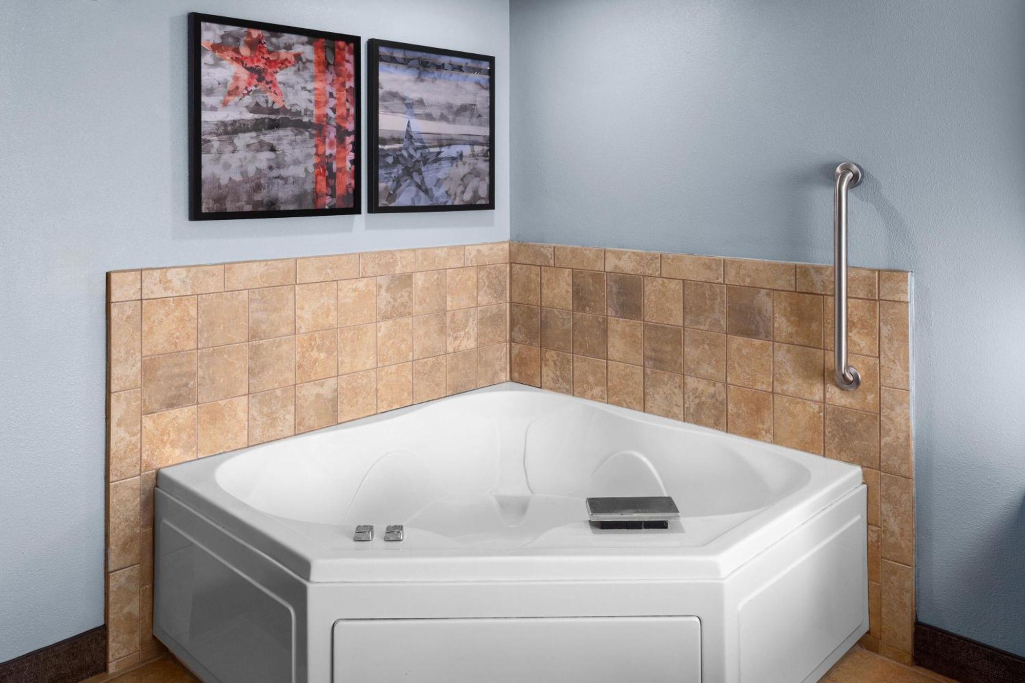 Deluxe King Studio Suite Jetted Tub Non-Smoking