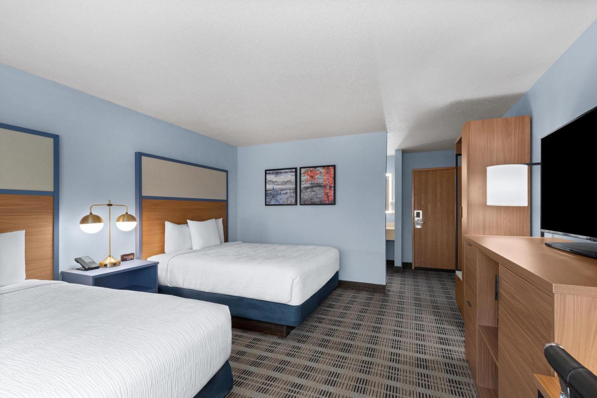 Queen Room Two Queen Beds Non-Smoking