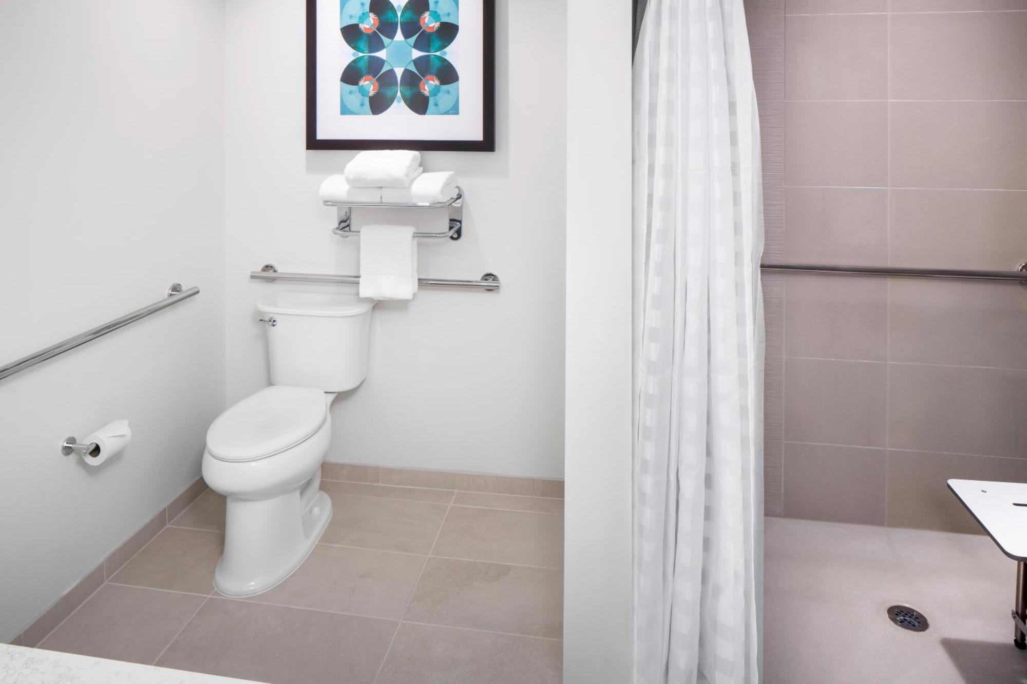 Den King Room Roll Shower Disability Access