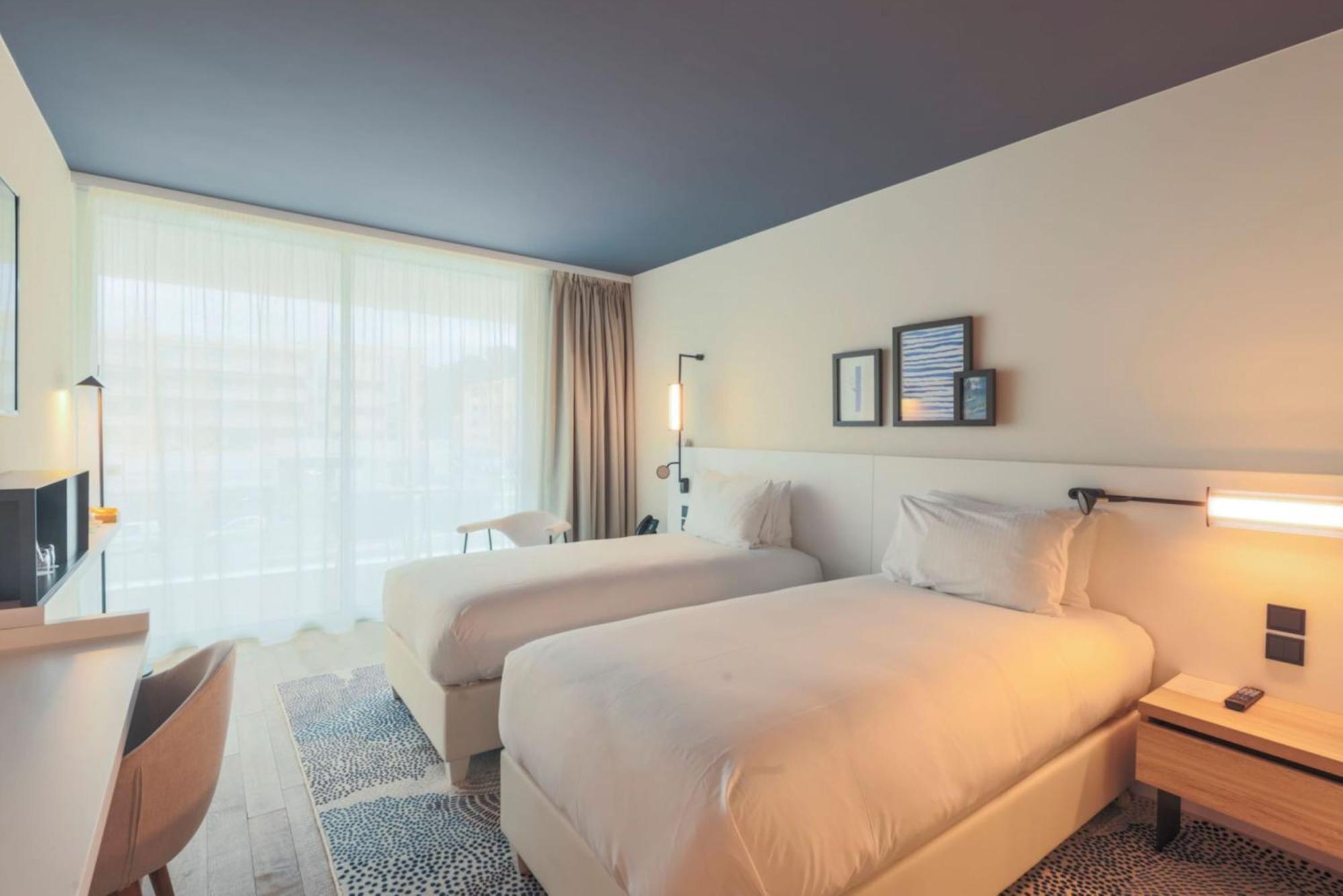 Standard Twin Room Mountain City View