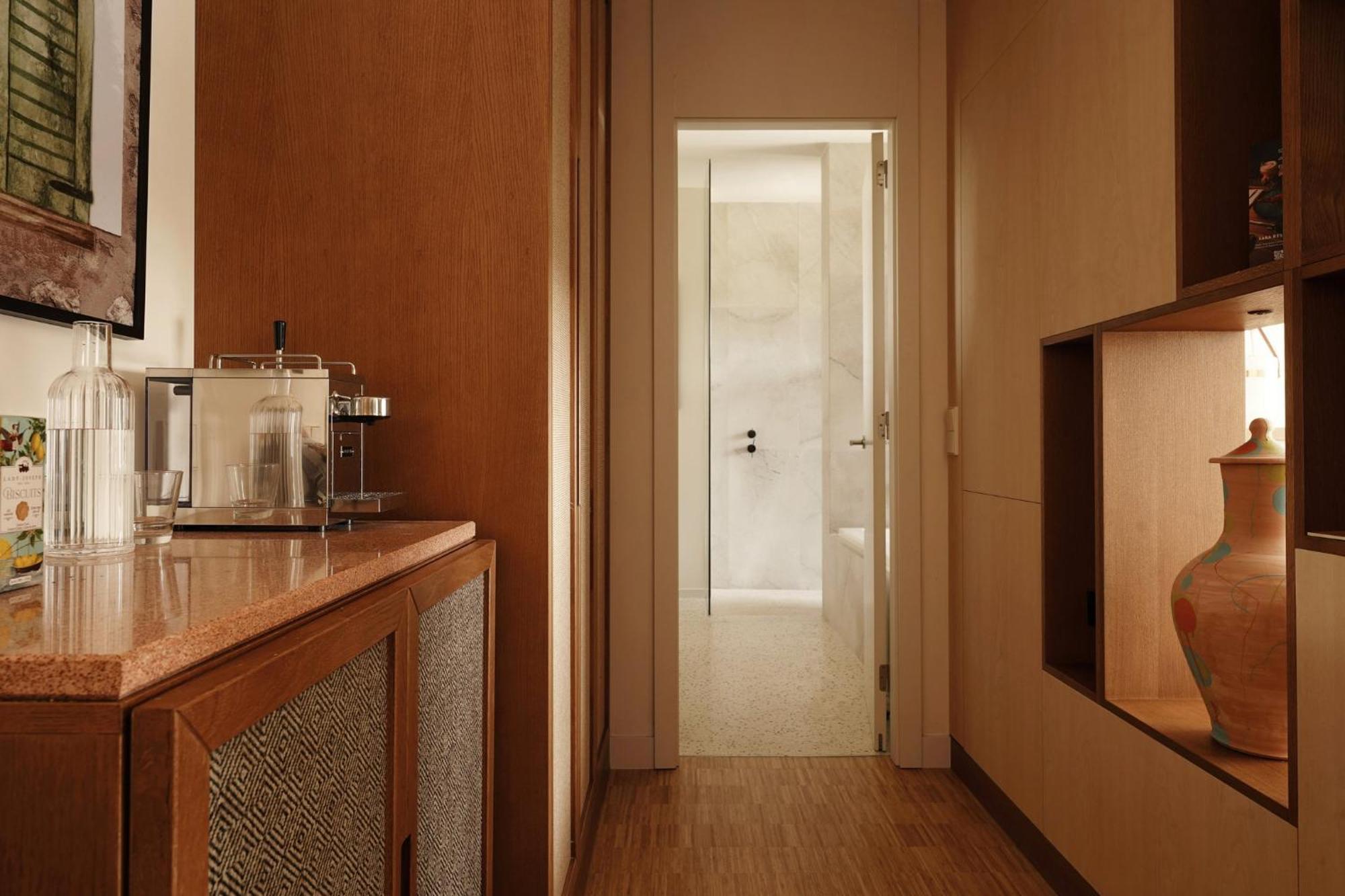 Essential Room