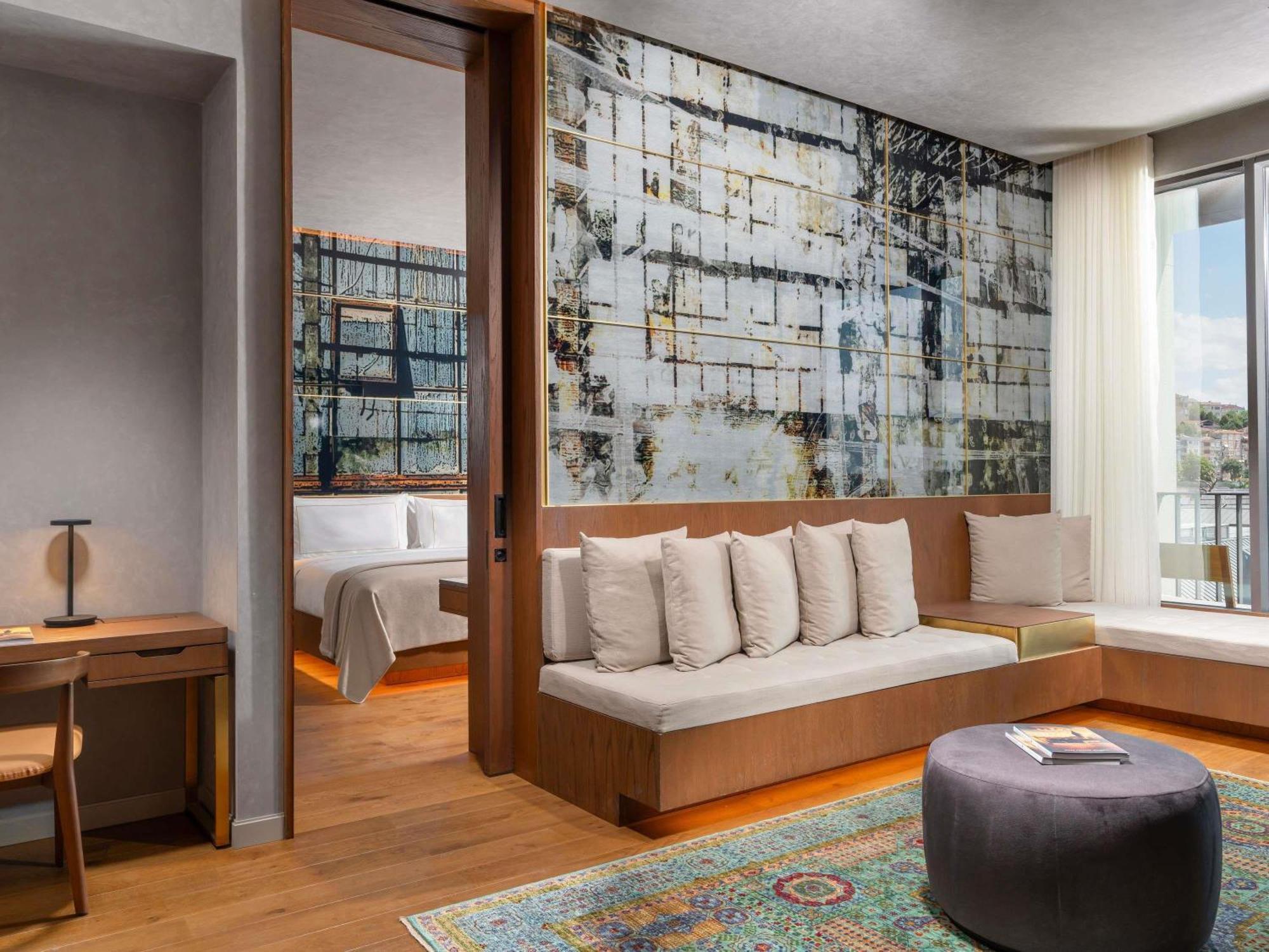 One-Bedroom Premium Suite Partial Sea View Balcony Nickelodeon Play Access