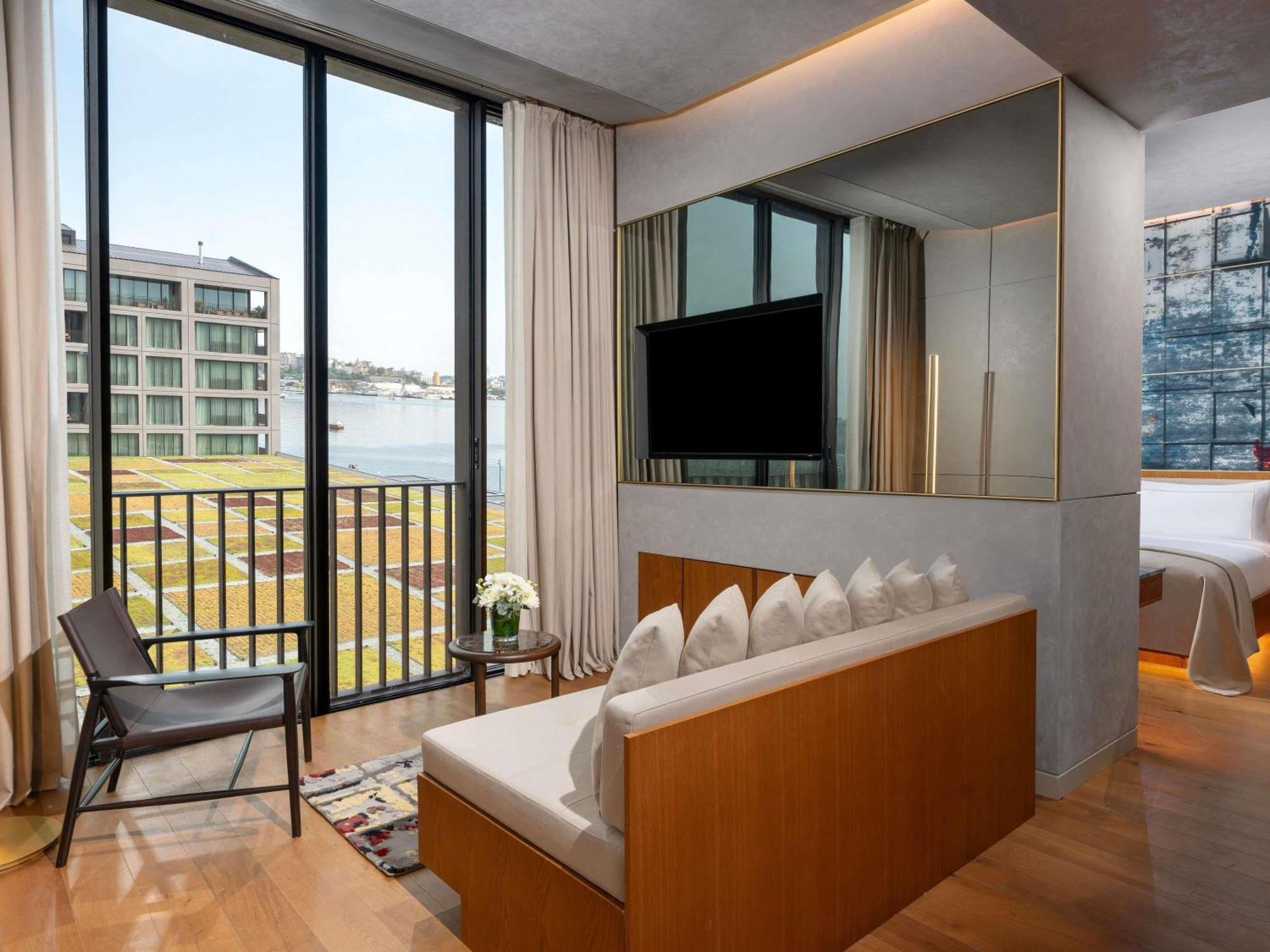 Junior Suite Partial Sea View Nickelodeon Play Access