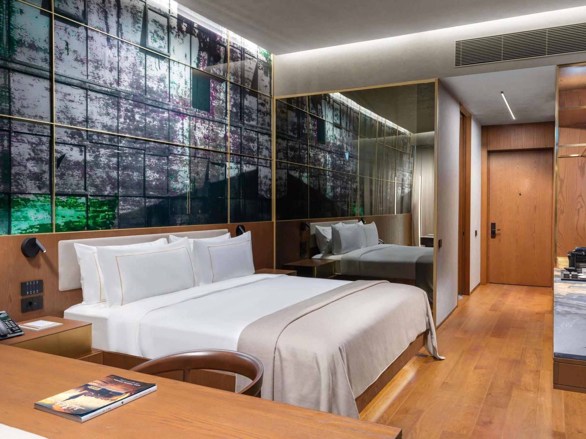 One-Bedroom Premium Suite Partial Sea View Balcony Nickelodeon Play Access