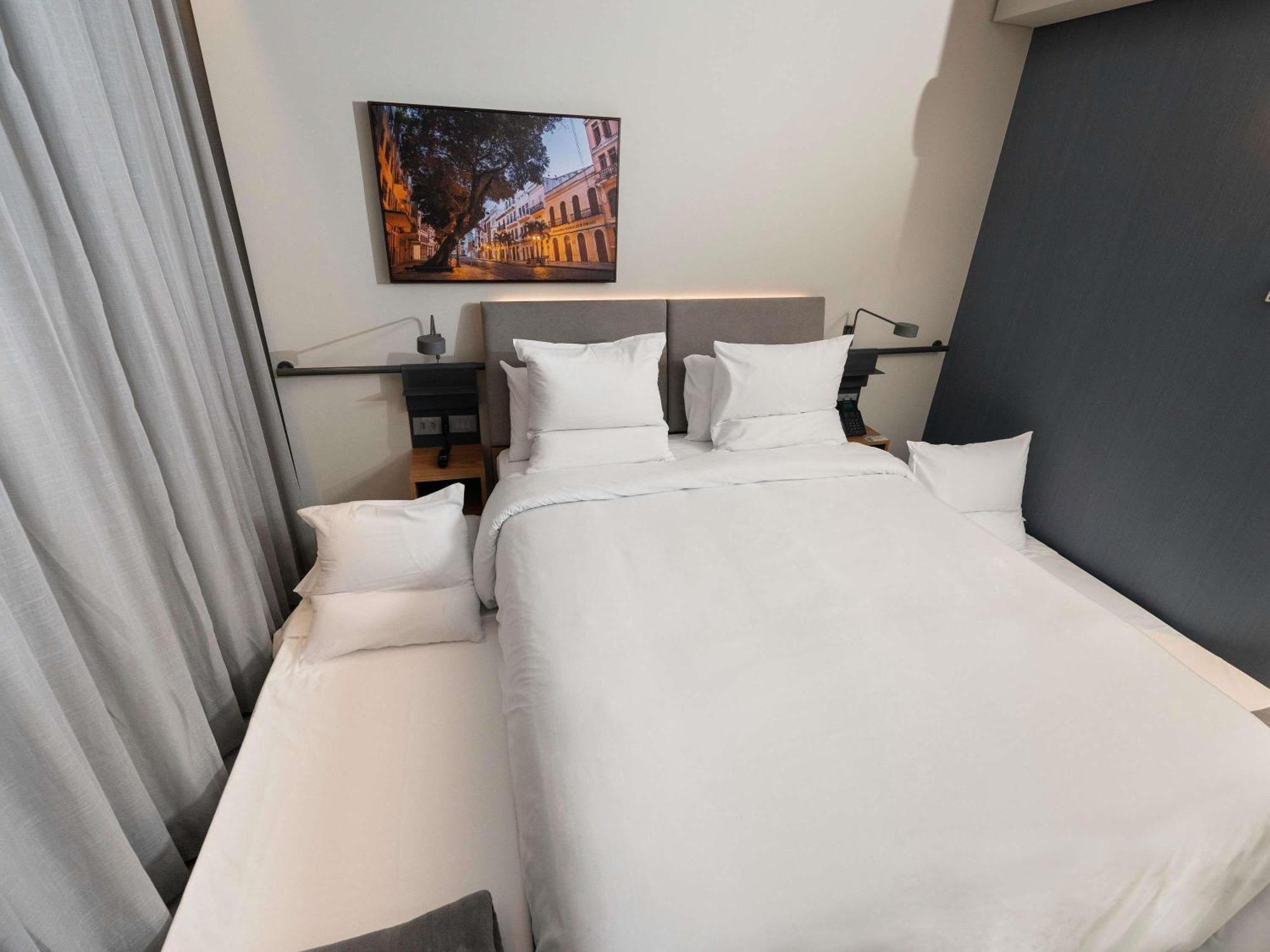 Family Apartment One Queen Bed One Pull Out Bed