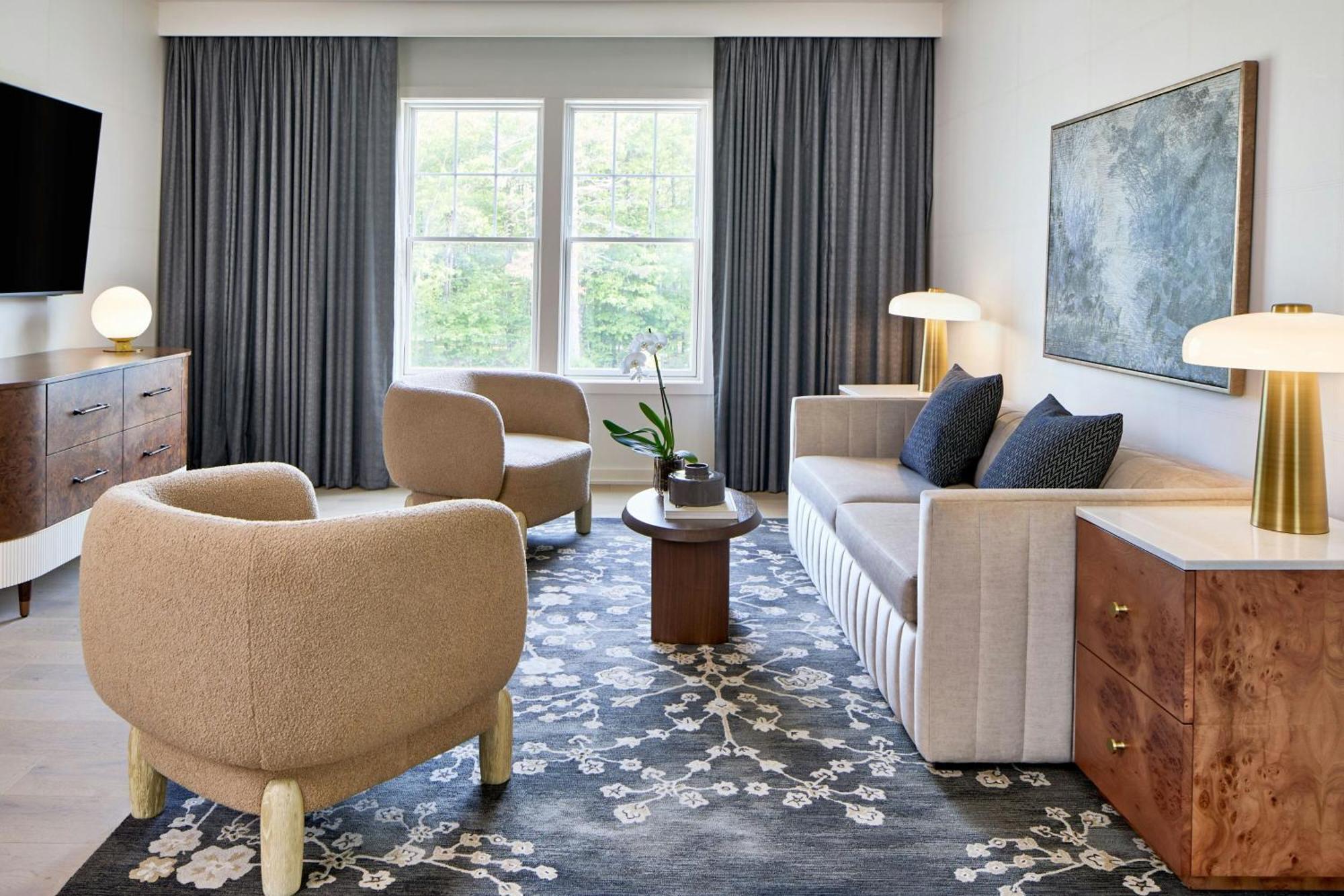 One-Bedroom King Suite
