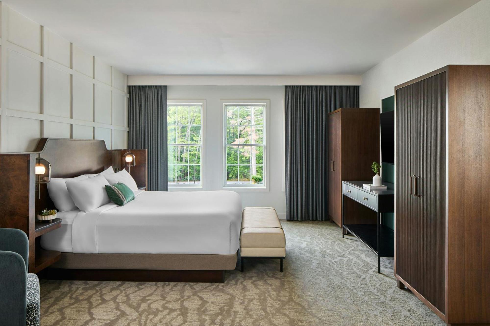 One-Bedroom King Suite