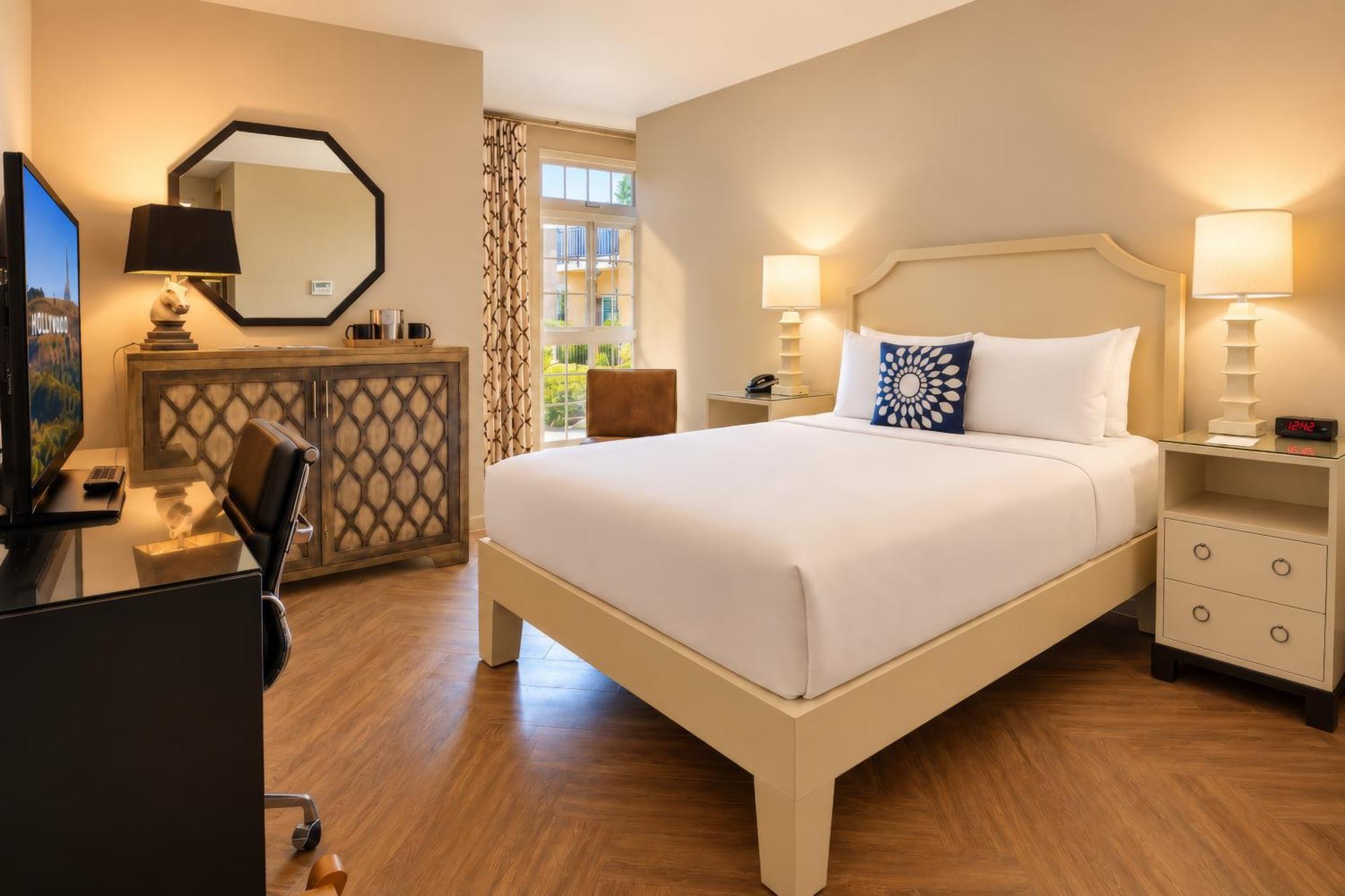 Standard Queen Room