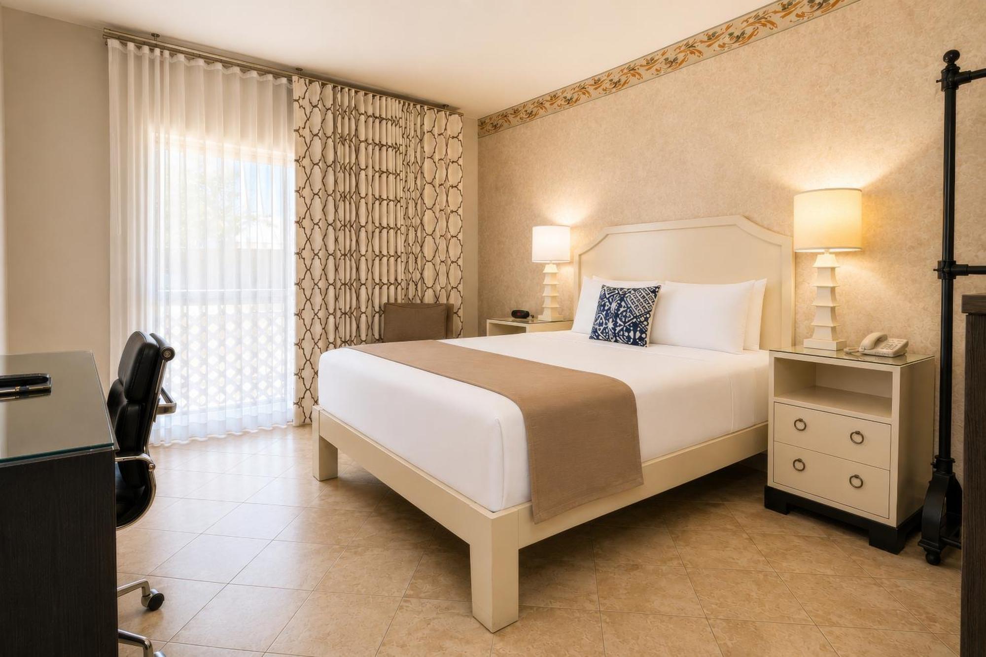 Standard Queen Room
