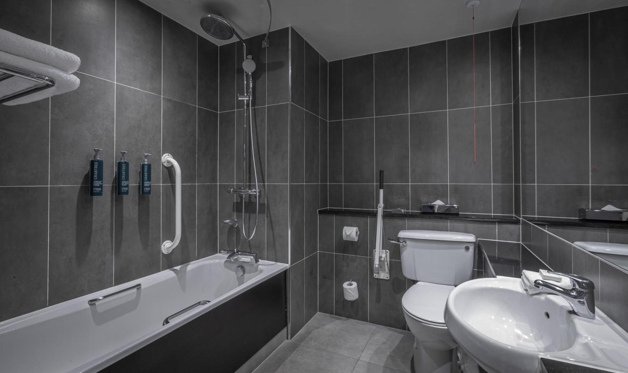Queen Room Accessible