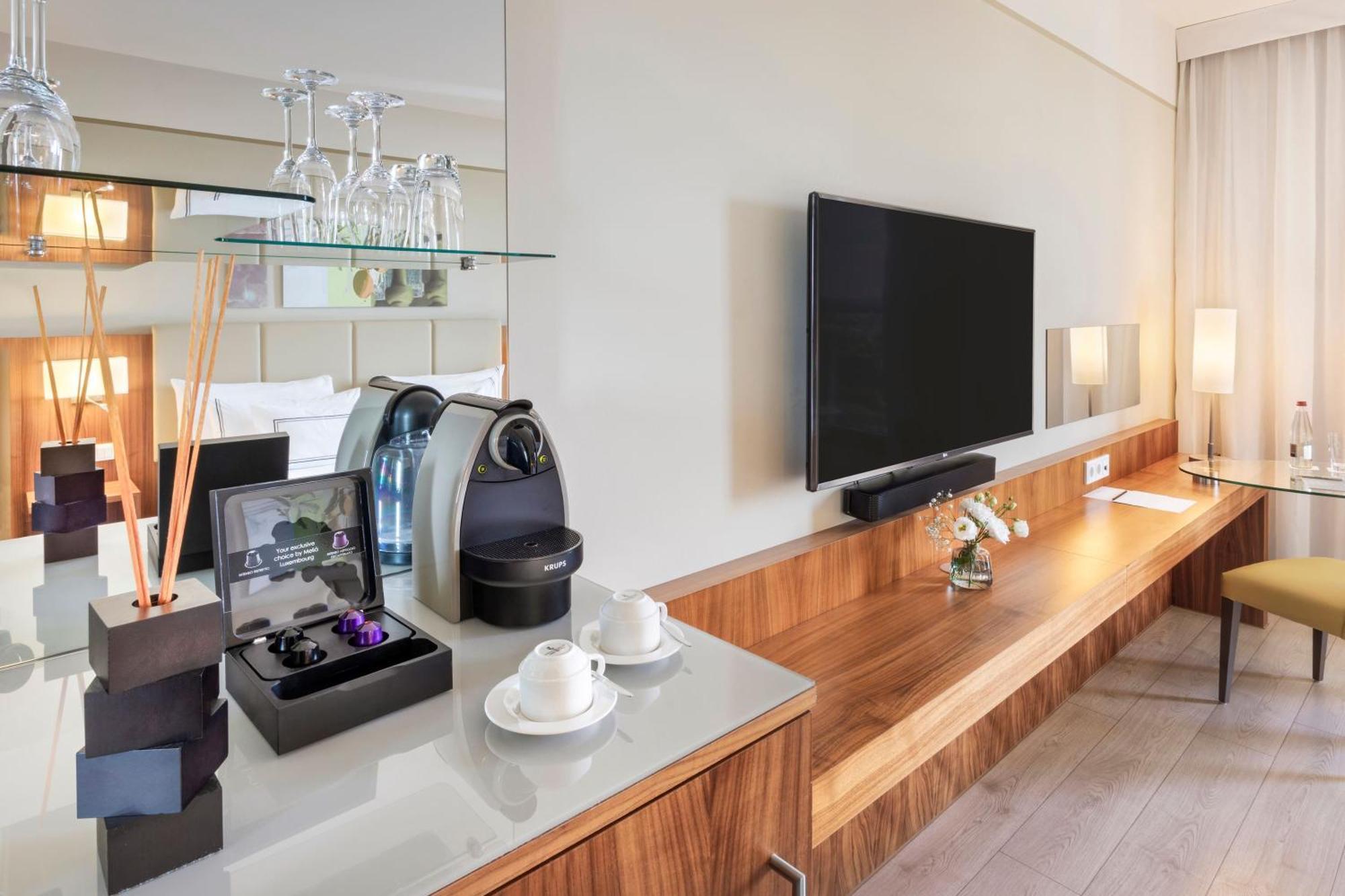 The Level Room City View Executive Lounge Access