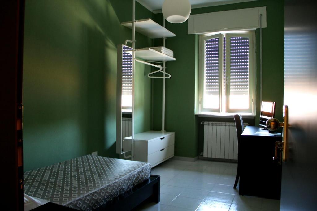 Single Room Private External Bathroom,1580720801:JPEG