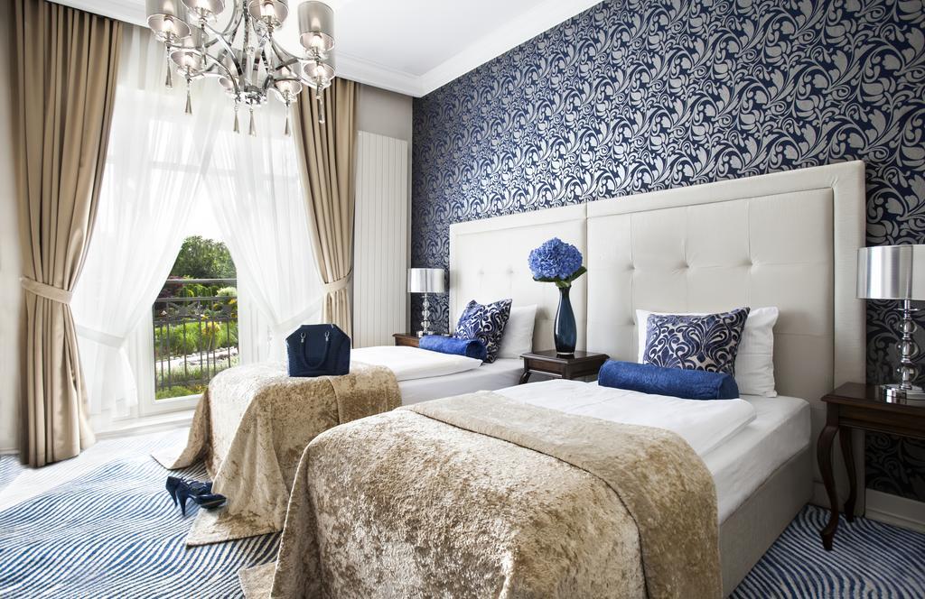Doppelzimmer mit Gartenblick