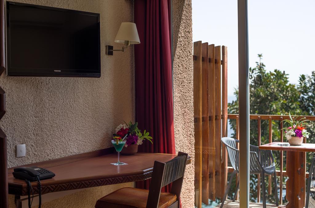 Deluxe Room with Sea View