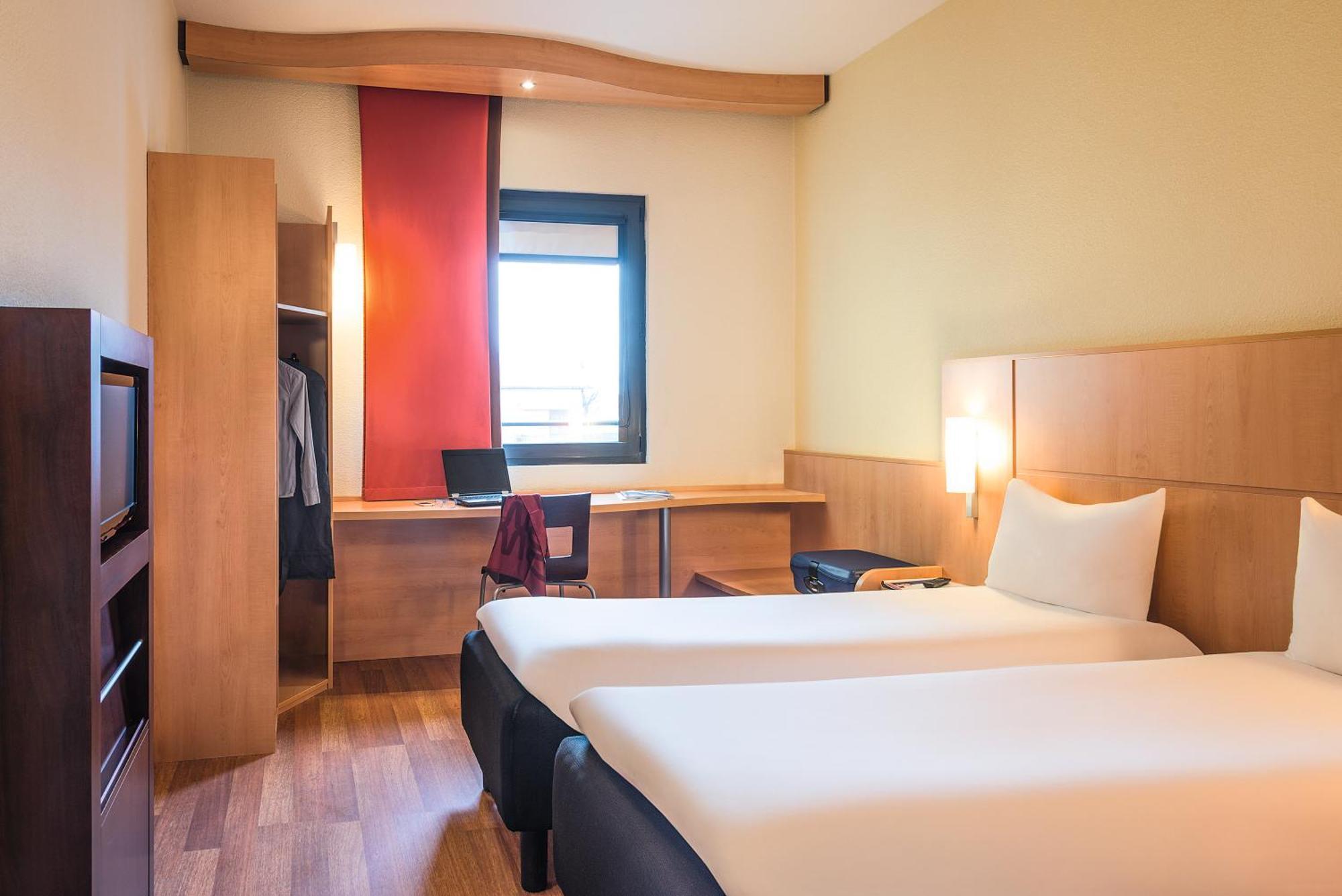Standard Room 2 Single Beds
