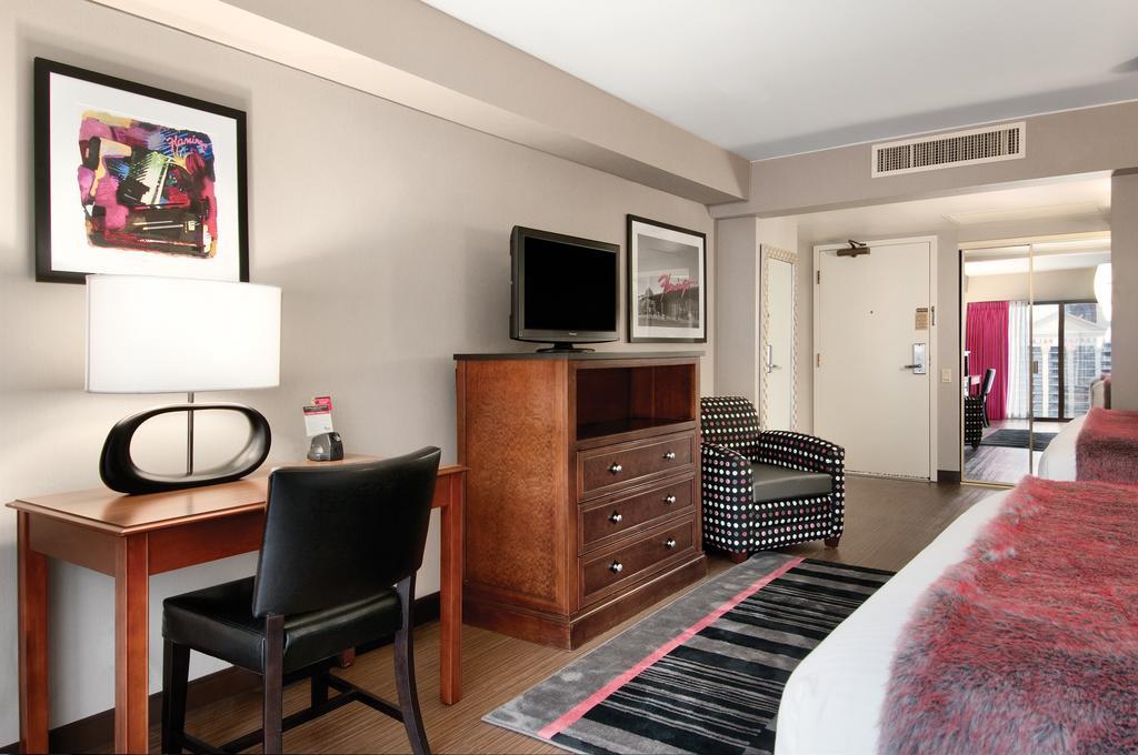 Fab Room 1 King Non-Smoking