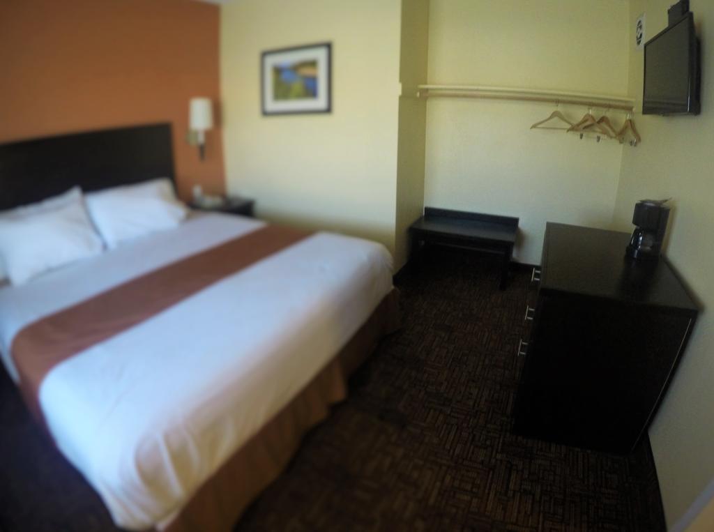 King Room - Disability Access/Non-Smoking