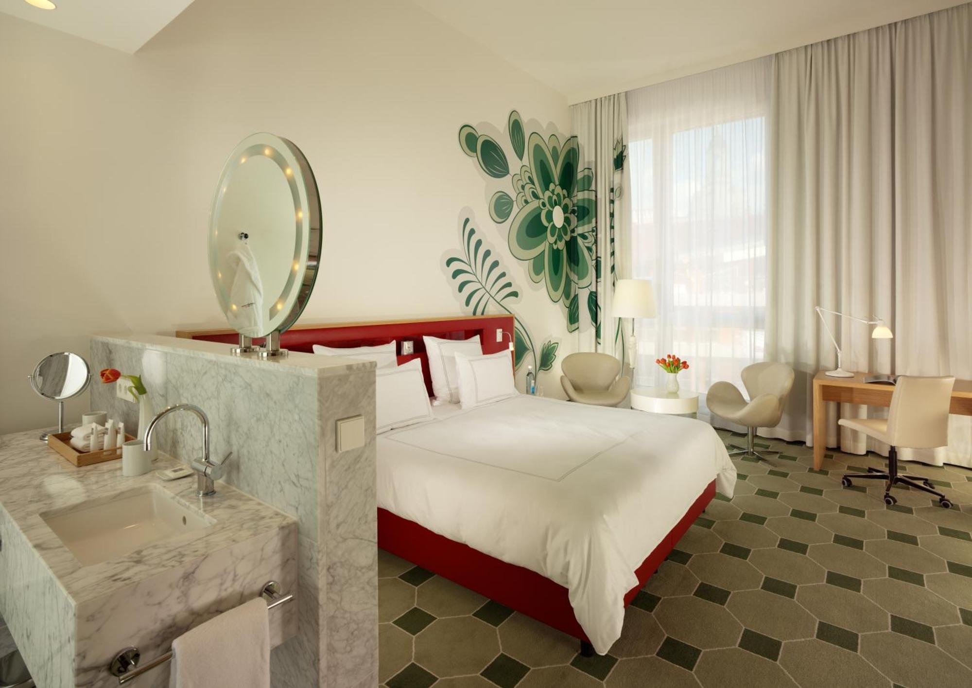 Deluxe Double or Twin Room
