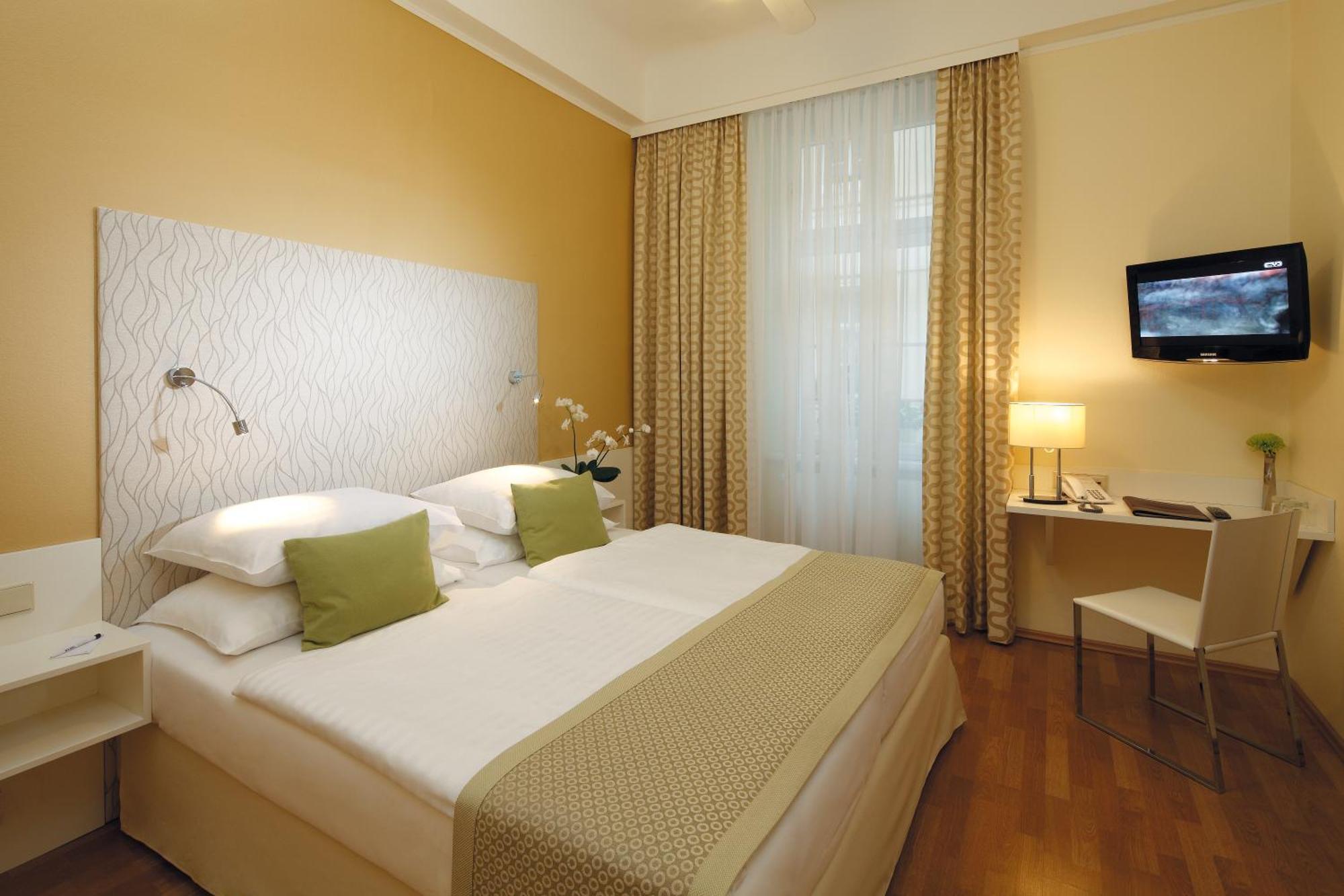 Economy Double Room,1280256538:JPEG