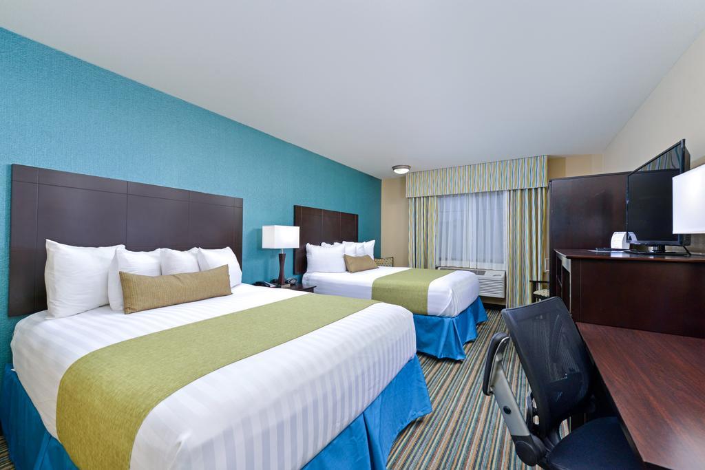 Queen Room Two Queen Beds Non-Smoking