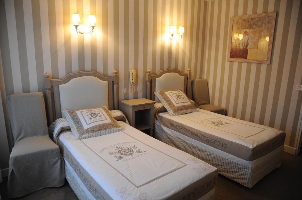 Chambre Lits Jumeaux avec Terrasse - 1er Étage Accessible Uniquement par Escaliers