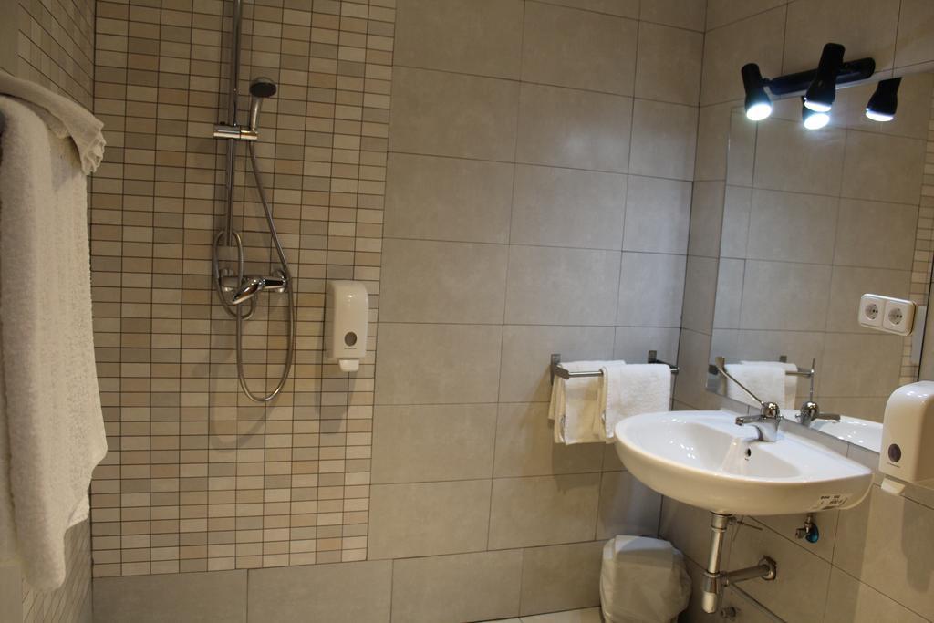 Single Room,1630890749:JPEG