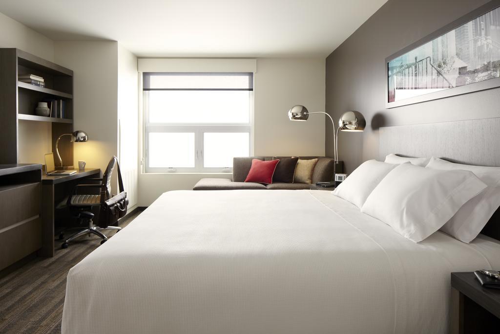 Den King Room with Space Needle View