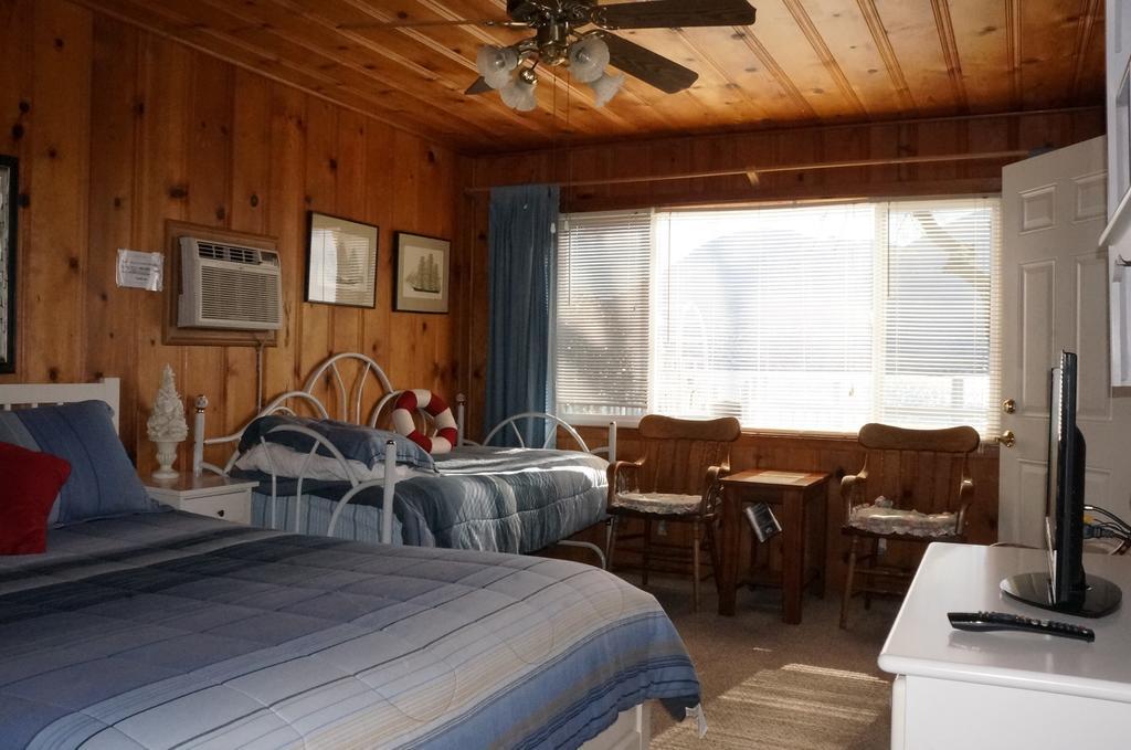 Two-Bedroom Suite with Lake View #8