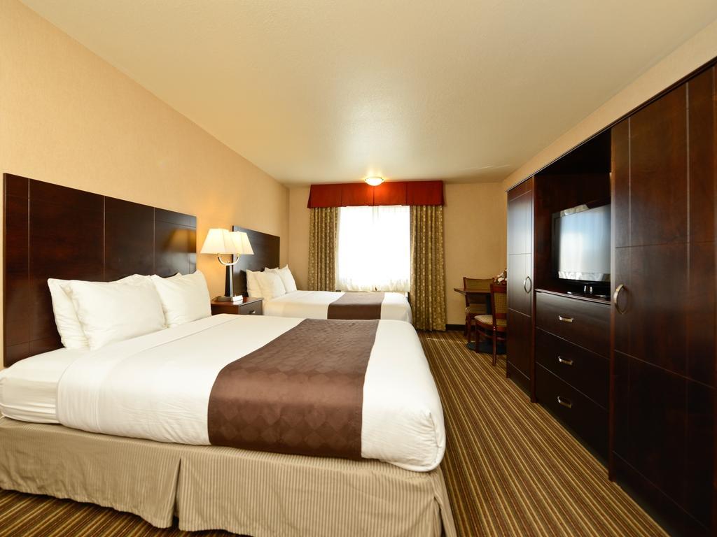 Queen Room Two Queen Beds