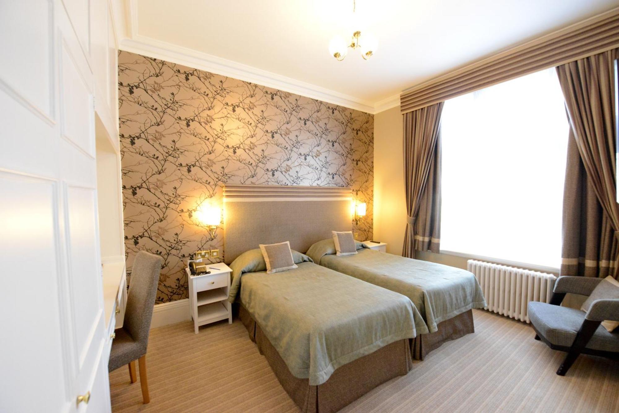 Standard Twin Room - Non-Smoking