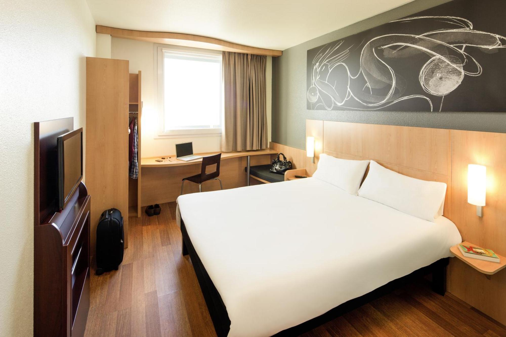 Standard Double Room,704426680:JPEG
