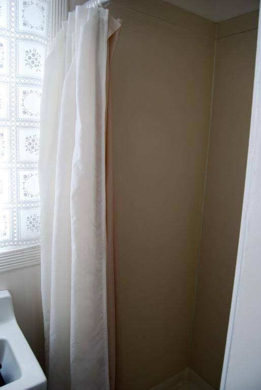Classic Single Room Shower