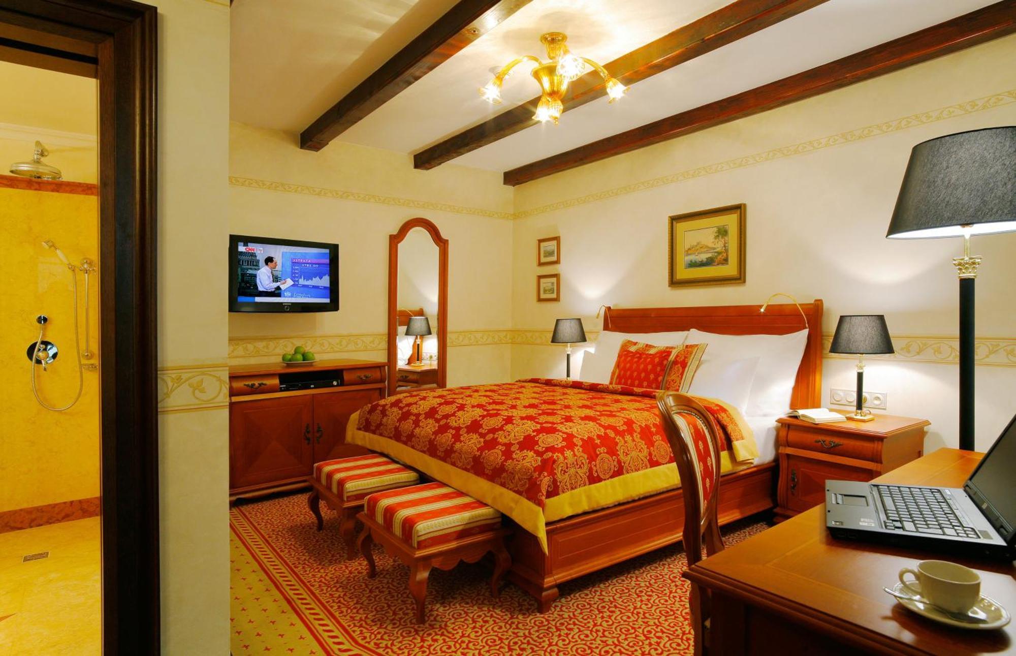 Standard Double Room No Daylight