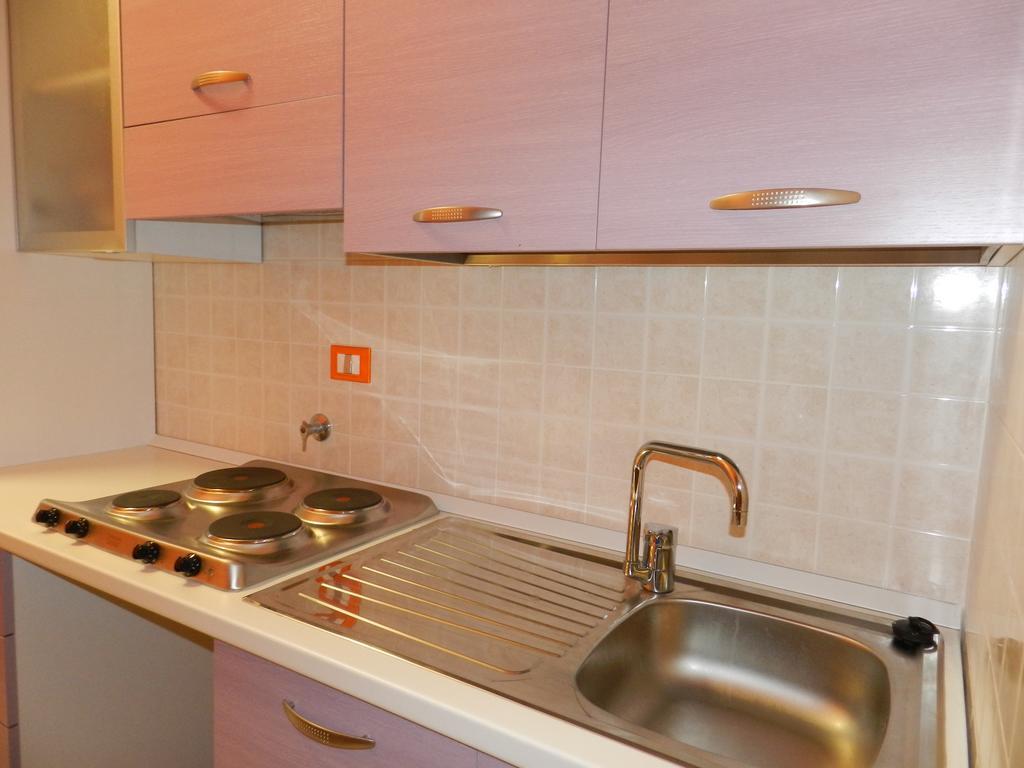 One-Bedroom Apartment,218272373:JPEG