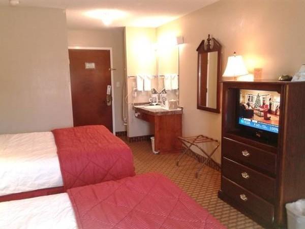 Queen Room 2 Queen Beds