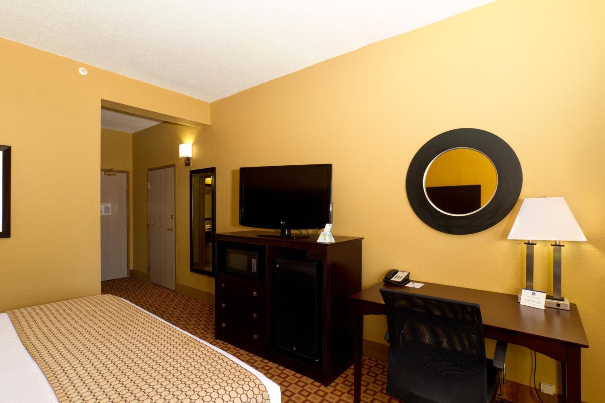 Standard King Room - Non-Smoking