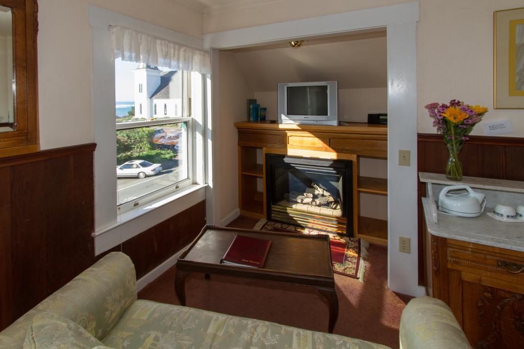 Queen Room Sea View Not Pet Friendly