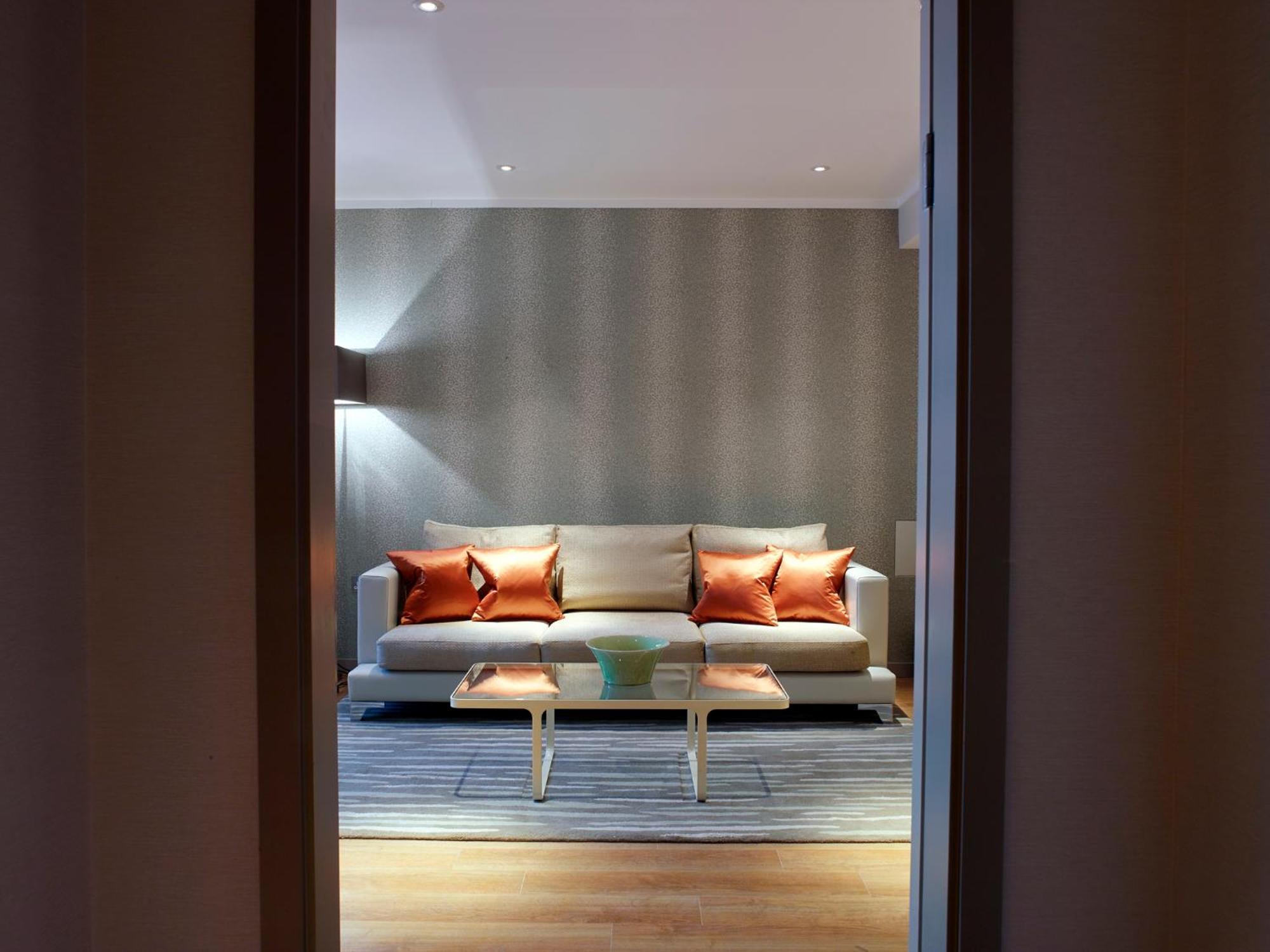 Luxury One-Bedroom Apartment Riverview,57737755:JPEG