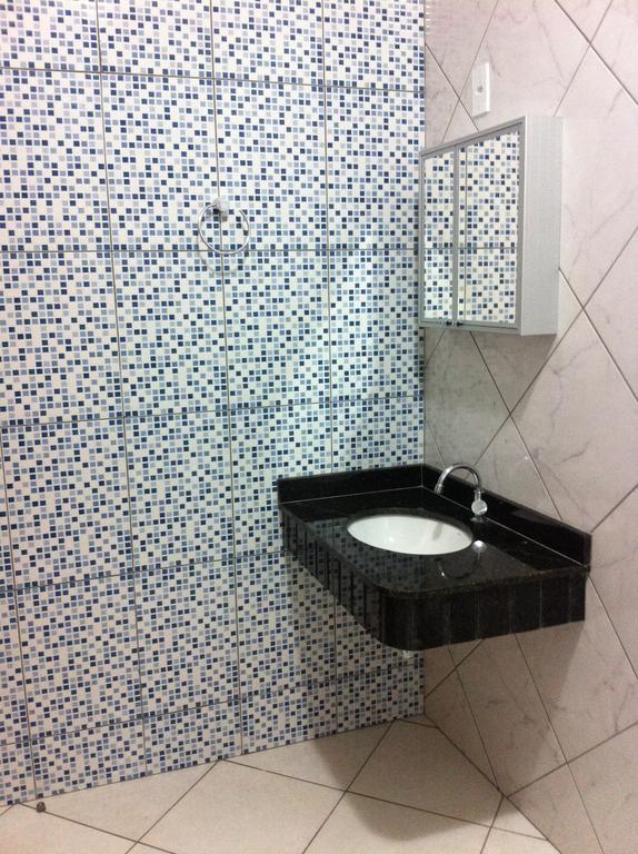 Quarto com 2 Camas de Solteiro