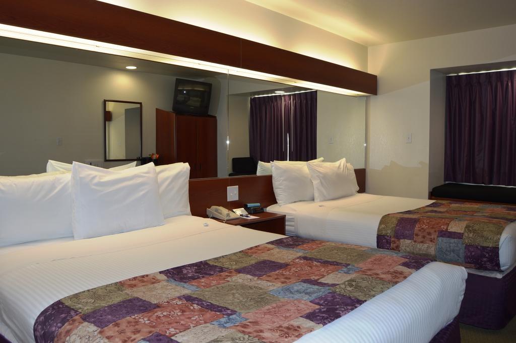 Queen Room Two Queen Beds Non-Smoking