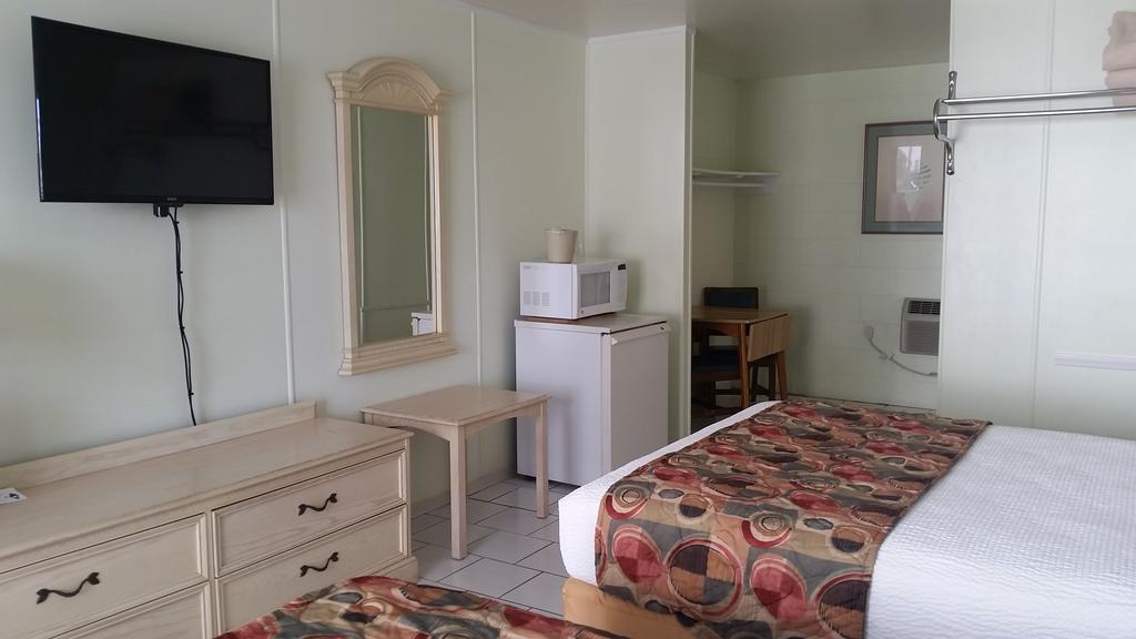 Queen Room Oceanfront Ground Floor