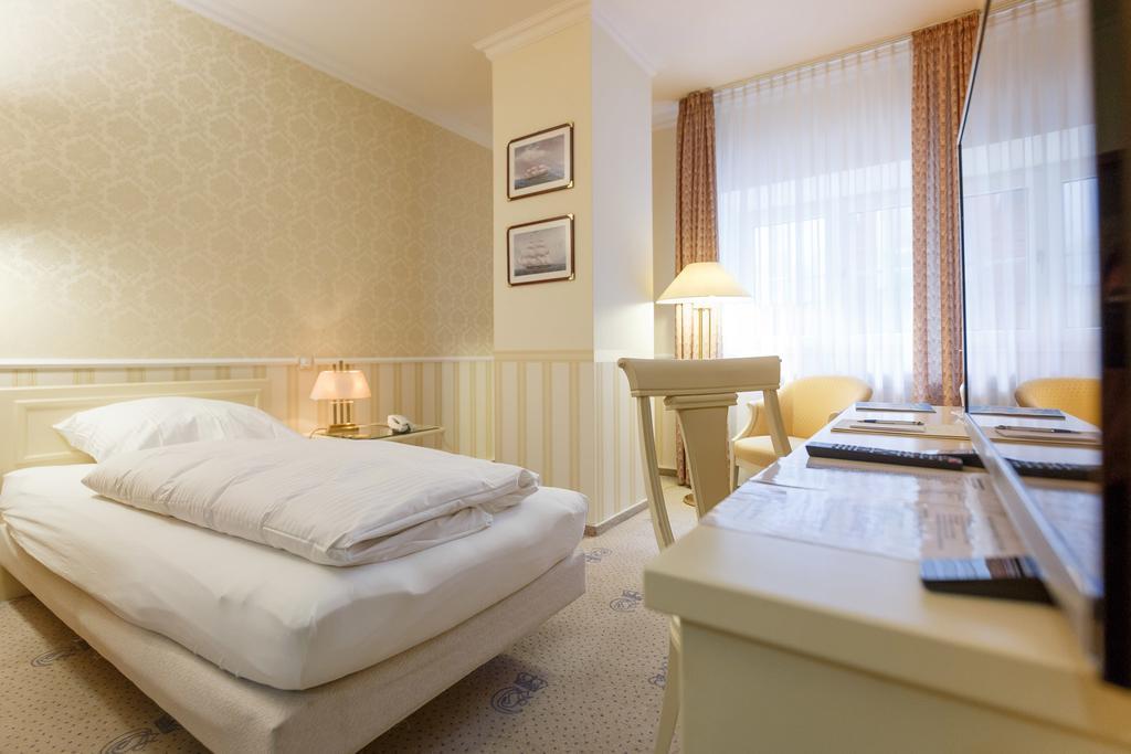 Single Room,227807528:JPEG