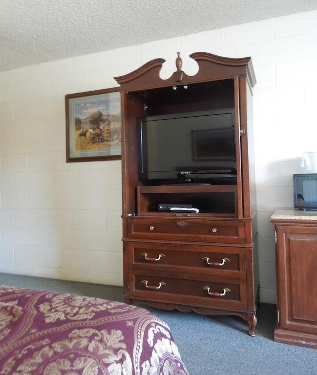 Standard Queen Room