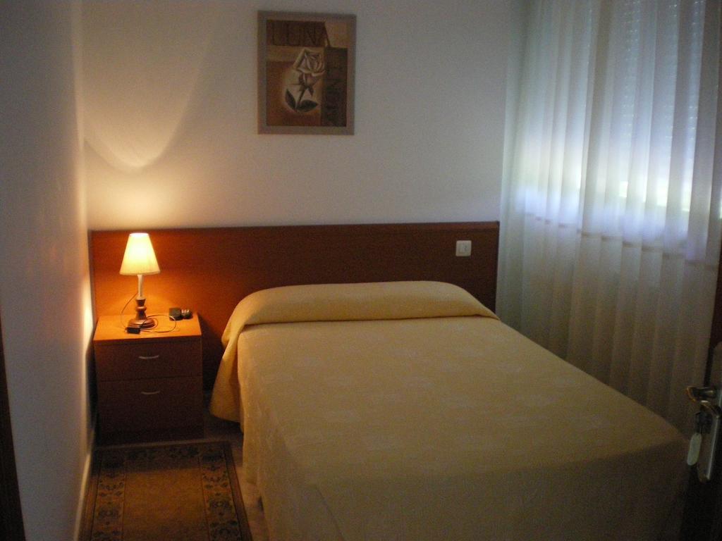 Single Room,1668081900:JPEG