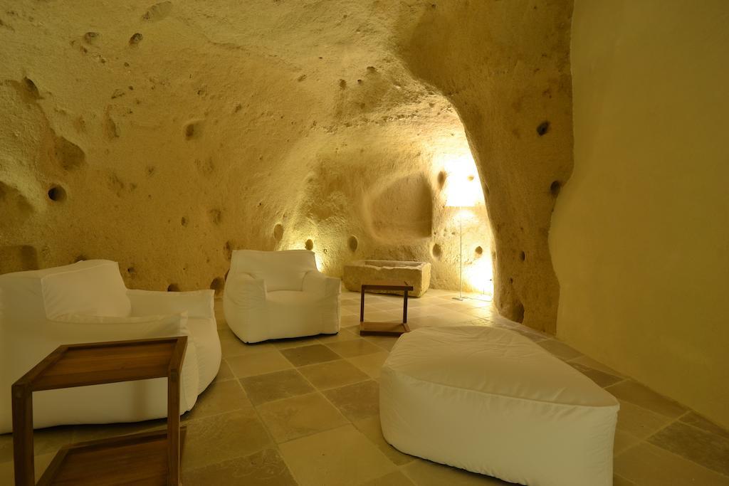 Suite Cave