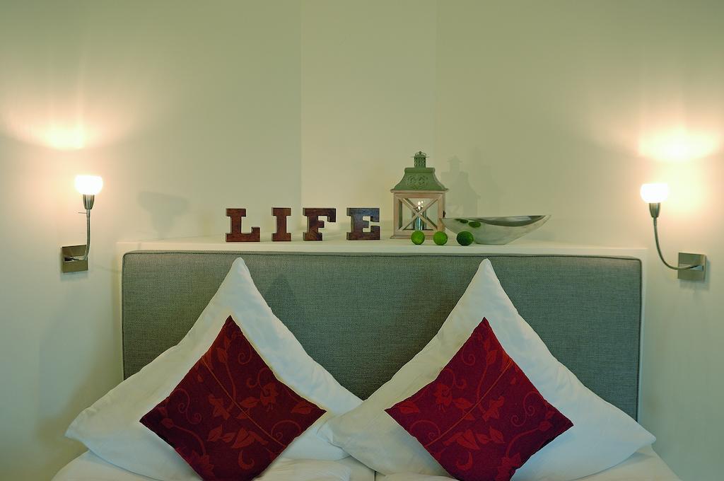 Suite mit 1 Schlafzimmer mit Queensize-Bett und Schlafsofa.