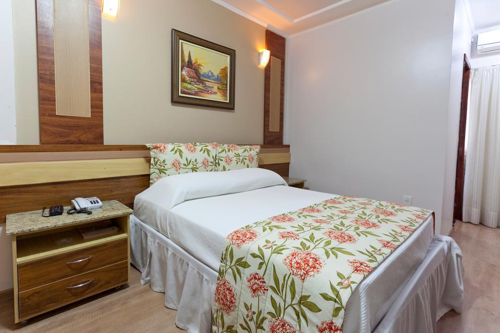 Quarto Deluxe com Cama de Casal ou 2 de Solteiro