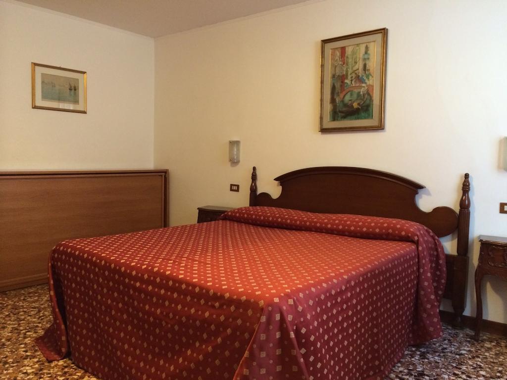 Comfort Double or Twin Room